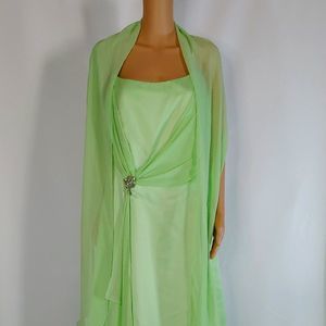 (26) NWT Faviana Long Gown  Style 9119 in Lime Color